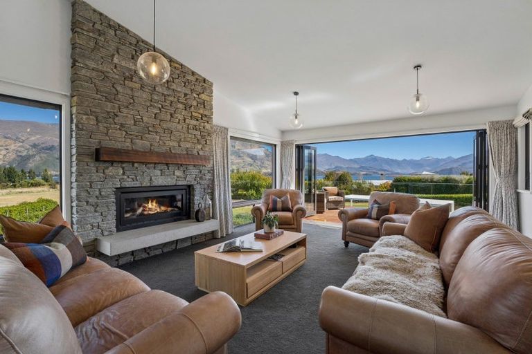 Photo of property in 314 Beacon Point Road, Wanaka, 9305