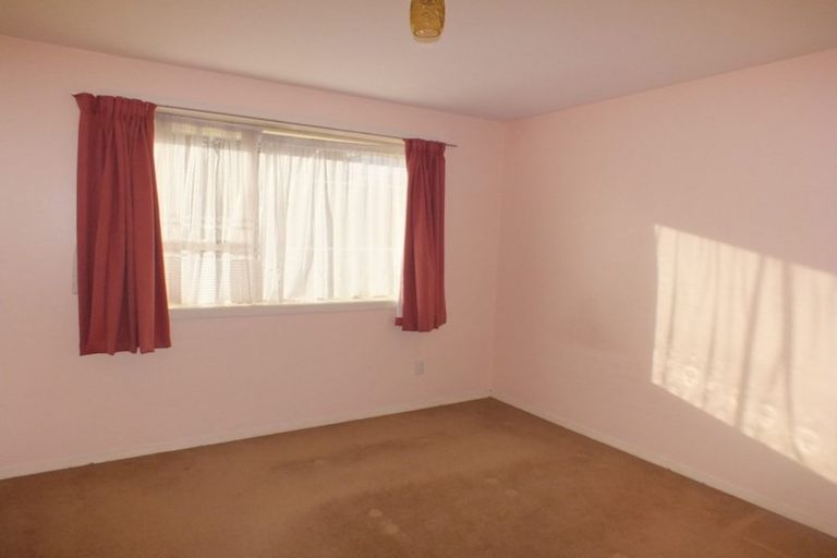 Photo of property in 1/4 Division Street, Riccarton, Christchurch, 8041