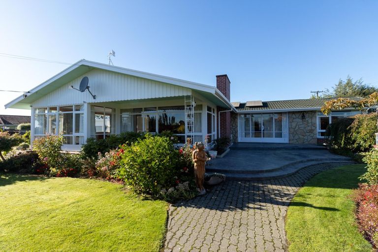 Photo of property in 1 Cashel Street, Waimate, 7924