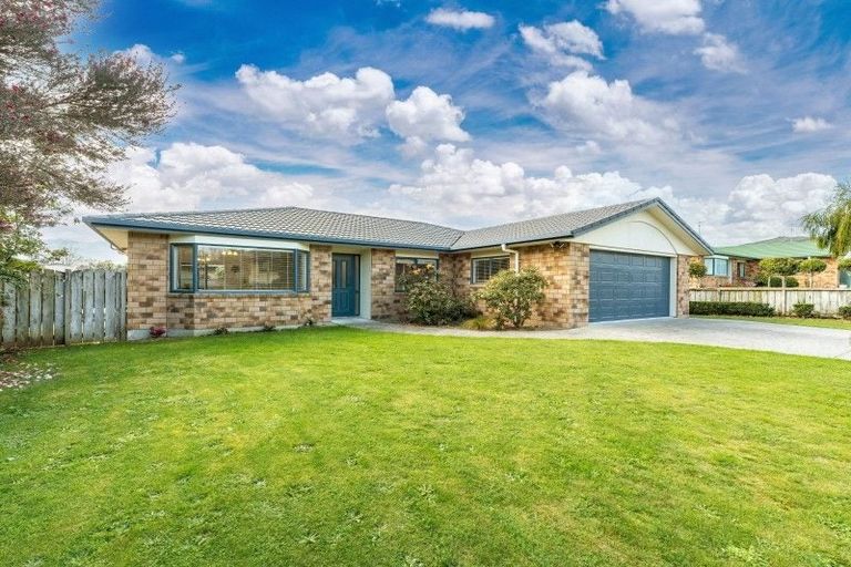 Photo of property in 52 Highfields Drive, Katikati, 3129