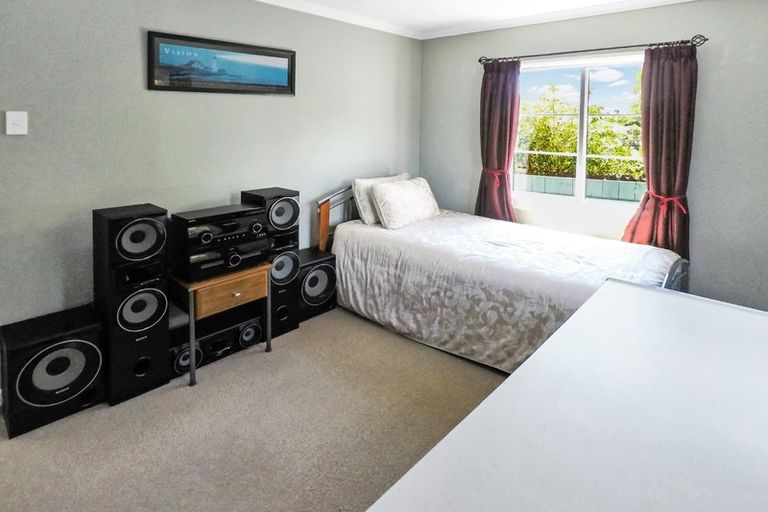 Photo of property in 22 Middleton Road, Johnsonville, Wellington, 6037