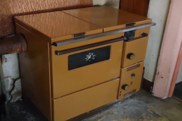 Photo of property in 22 Timaru Road, Waimate, 7924