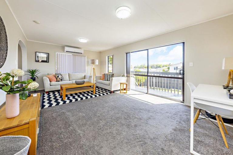 Photo of property in 104a Vine Street, Mangere East, Auckland, 2024