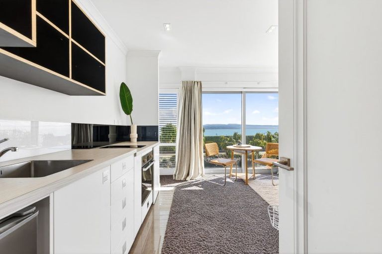 Photo of property in 40 Roslyn Road, Bluff Hill, Napier, 4110