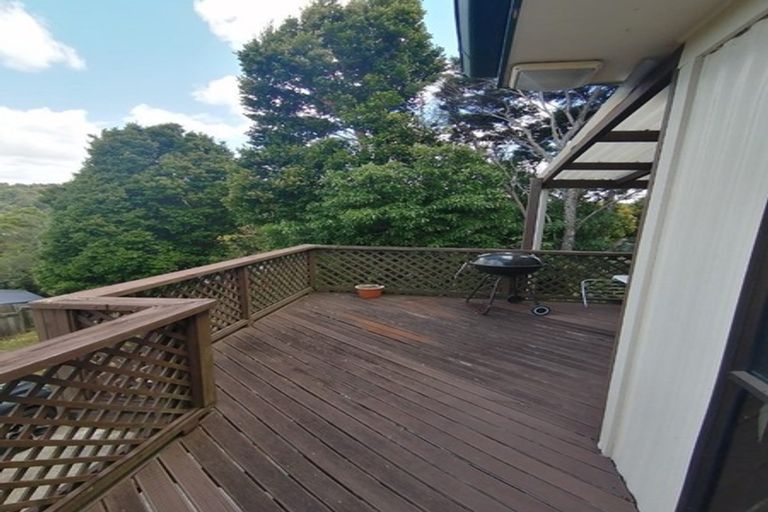 Photo of property in 10 Eugen Place, Bayview, Auckland, 0629