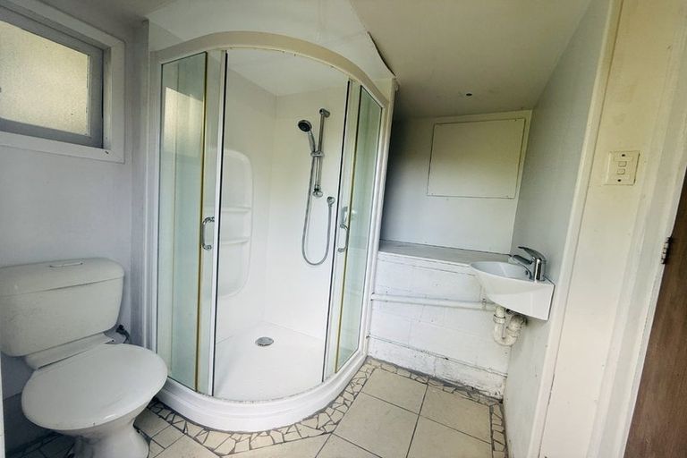 Photo of property in 90 Arran Road, Browns Bay, Auckland, 0630