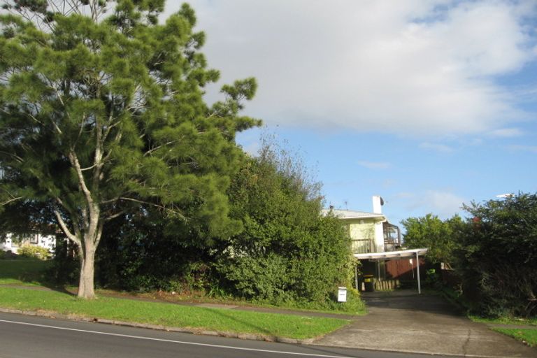 Photo of property in 57 Gossamer Drive, Pakuranga Heights, Auckland, 2010