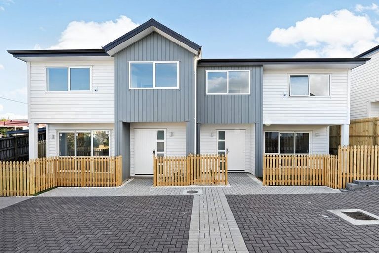 Photo of property in 5/4118a Great North Road, Glen Eden, Auckland, 0602