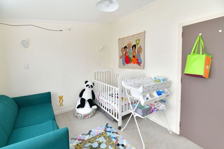 Photo of property in 5 Mary Keane Lane, Parakai, 0830