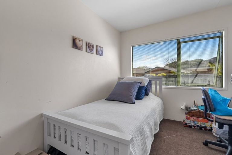 Photo of property in 10a Holman Road, Te Atatu Peninsula, Auckland, 0610