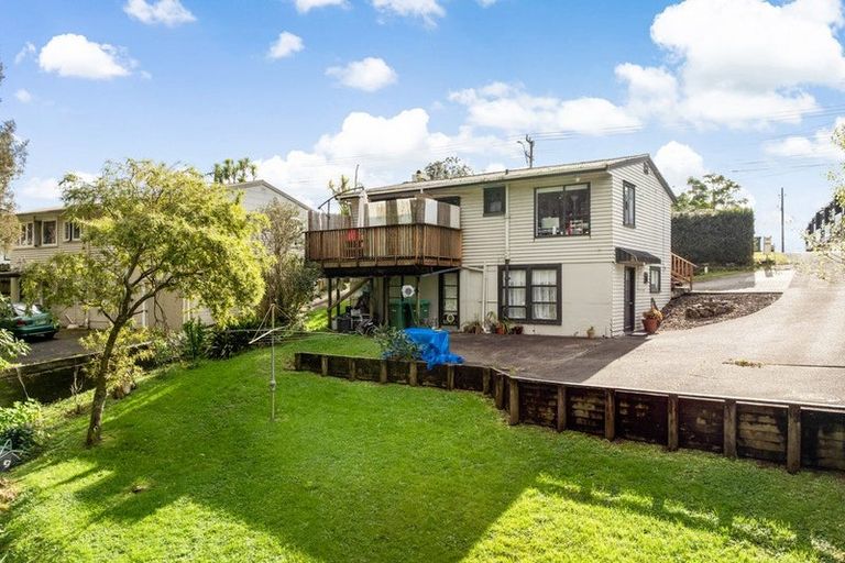 Photo of property in 49 Pupuke Road, Birkenhead, Auckland, 0627