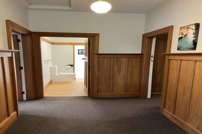 Photo of property in 24 Valley Road, Cashmere, Christchurch, 8022