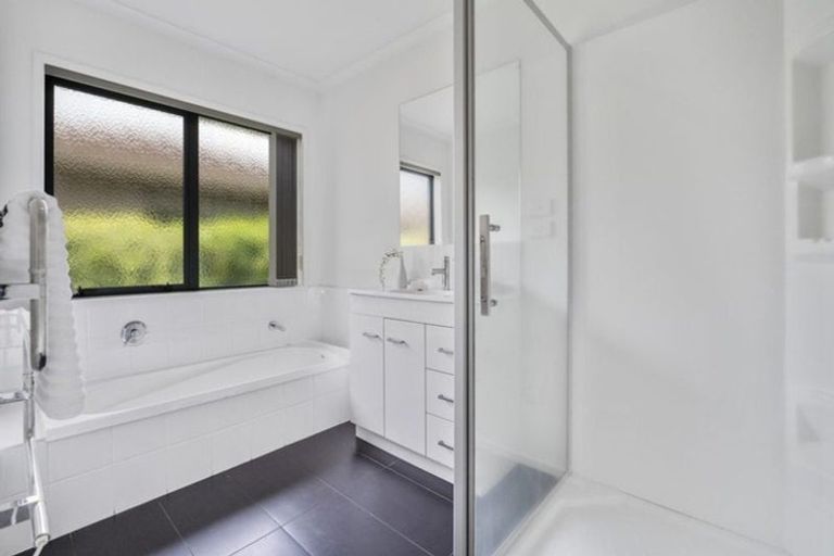 Photo of property in 8 Double Bay Road, Pyes Pa, Tauranga, 3112