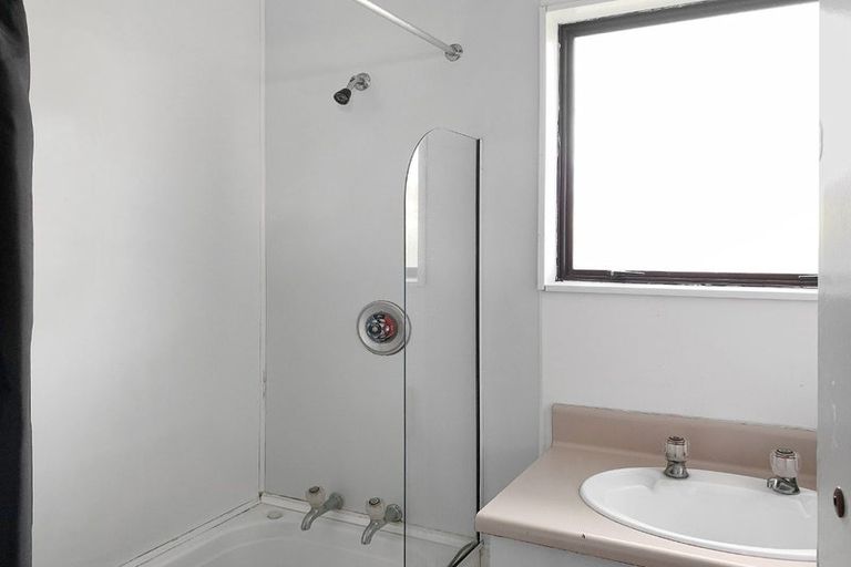 Photo of property in 54 Benmore Avenue, Cloverlea, Palmerston North, 4412