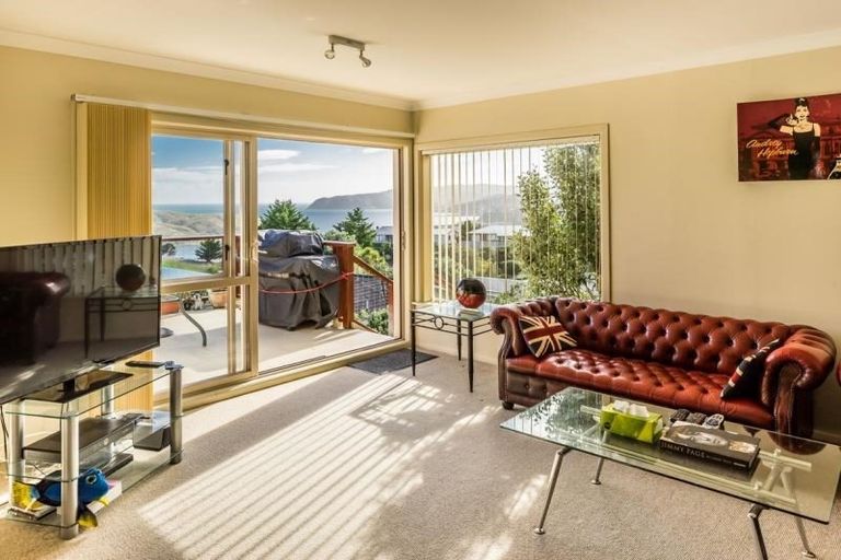 Photo of property in 8 Tirowhanga Road, Paremata, Porirua, 5024