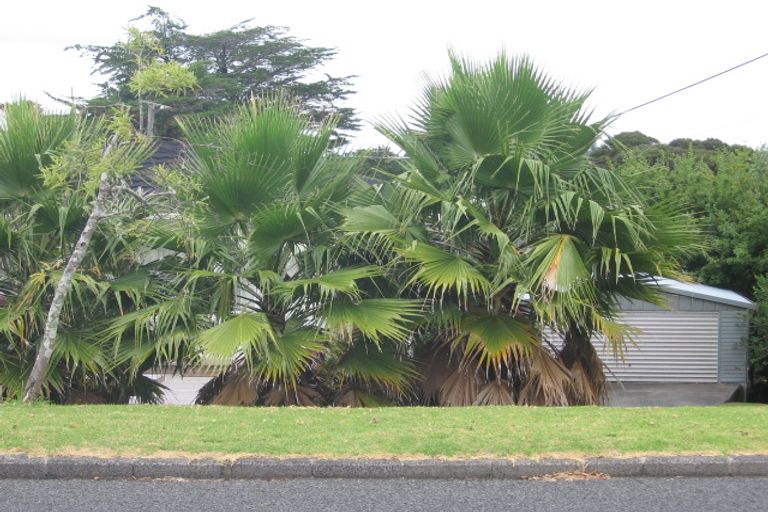 Photo of property in 1/28 Windy Ridge Road, Glenfield, Auckland, 0629