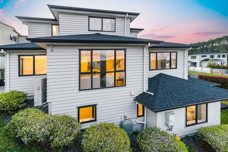 Photo of property in 63 Golden Morning Drive, Albany Heights, Auckland, 0632