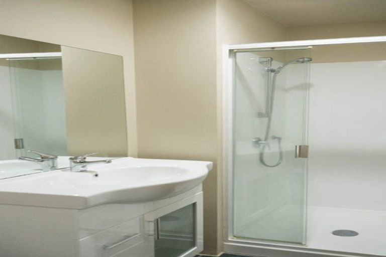 Photo of property in Atrium Apartments, 2c/154 The Terrace, Wellington Central, Wellington, 6011