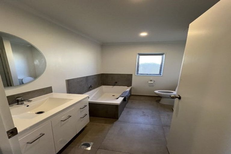 Photo of property in 36 Whareatua Avenue, Takanini, 2112