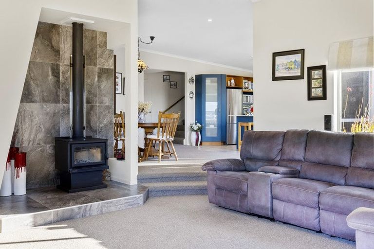 Photo of property in 718 Acacia Bay Road, Acacia Bay, Taupo, 3330