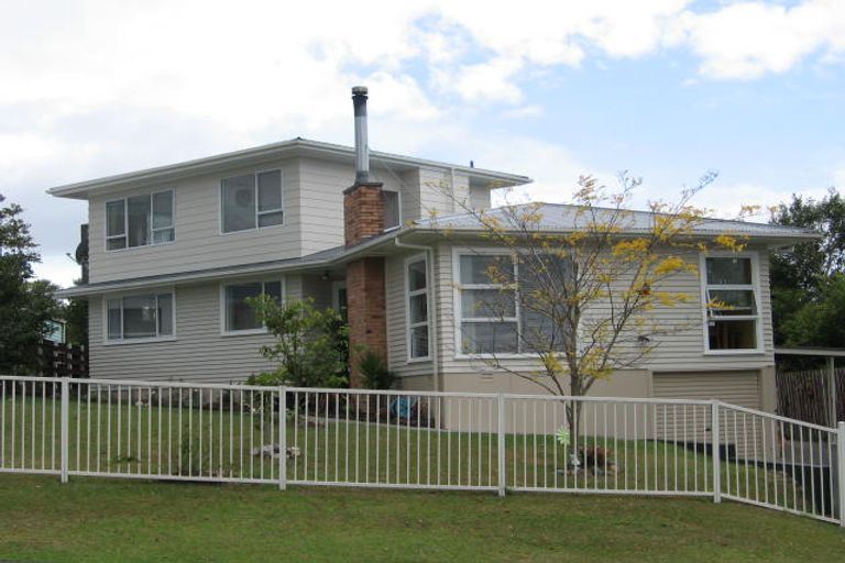 Photo of property in 10 Addison Drive, Glendene, Auckland, 0602