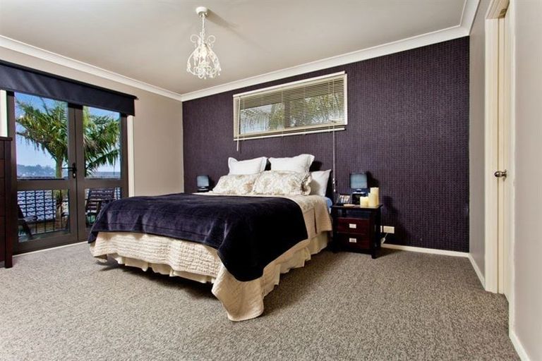 Photo of property in 32 Chadlington Avenue, Henderson, Auckland, 0612