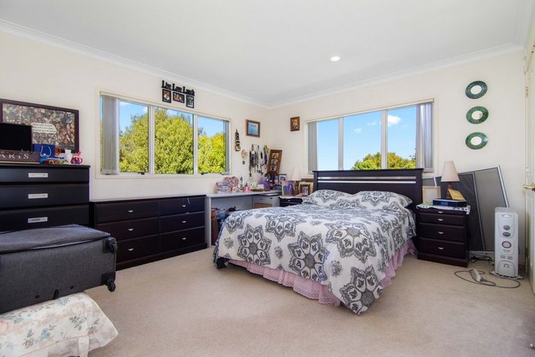 Photo of property in 17 Azure Place, Huntington, Hamilton, 3210