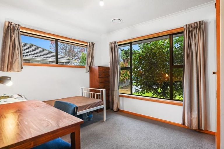 Photo of property in 18 Lochee Road, Upper Riccarton, Christchurch, 8041