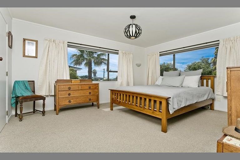 Photo of property in 1/16 Toroa Street, Torbay, Auckland, 0630