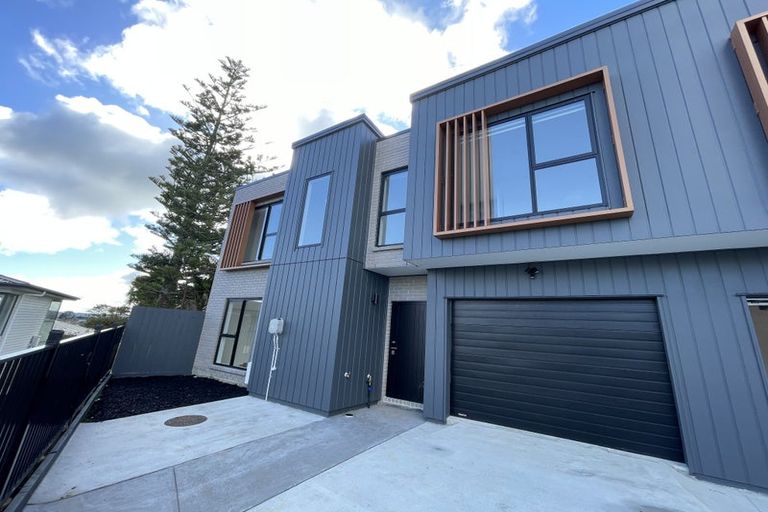 Photo of property in 13e Glendhu Road, Bayview, Auckland, 0629