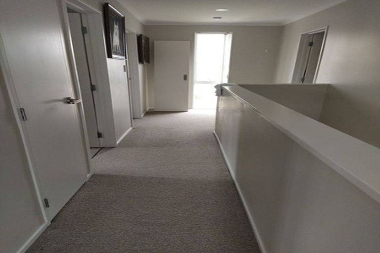 Photo of property in 28 Saddleback Crescent, Papakura, 2110