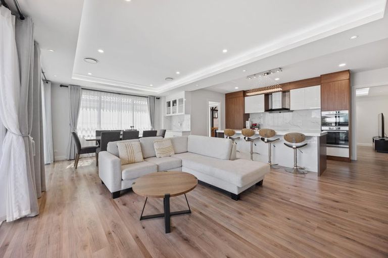 Photo of property in 2 Drumnaconagher Road, Flat Bush, Auckland, 2019