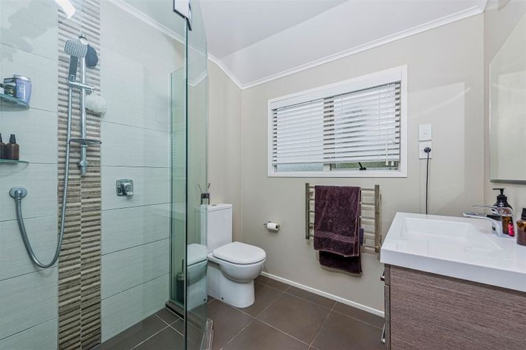 Photo of property in 18 Belvedere Court, West Harbour, Auckland, 0618