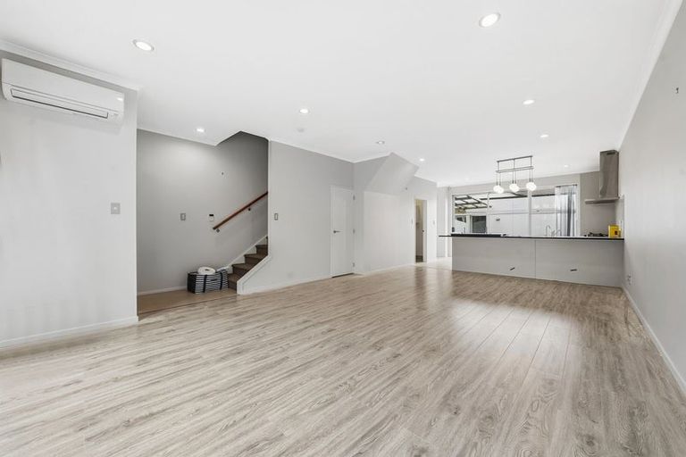Photo of property in 42 Kauri Drive, Takanini, 2112