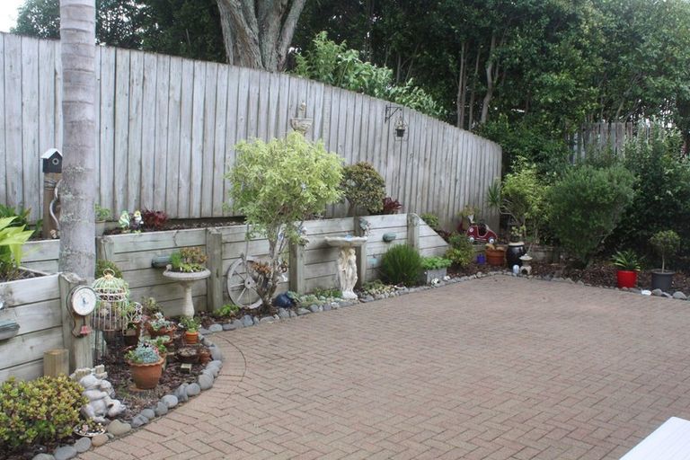 Photo of property in 2/15 Manuka Road, Bayview, Auckland, 0629