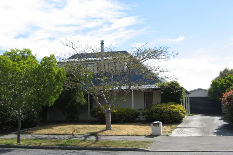 Photo of property in 105 Royal Park Drive, Parklands, Christchurch, 8083