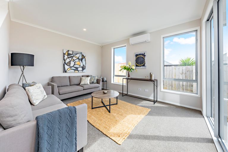 Photo of property in 22 Te Aparangi Road, Papakura, 2110