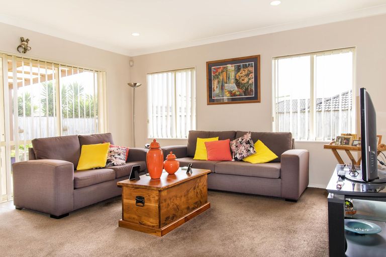 Photo of property in 27 Turnberry Drive, Wattle Downs, Auckland, 2103