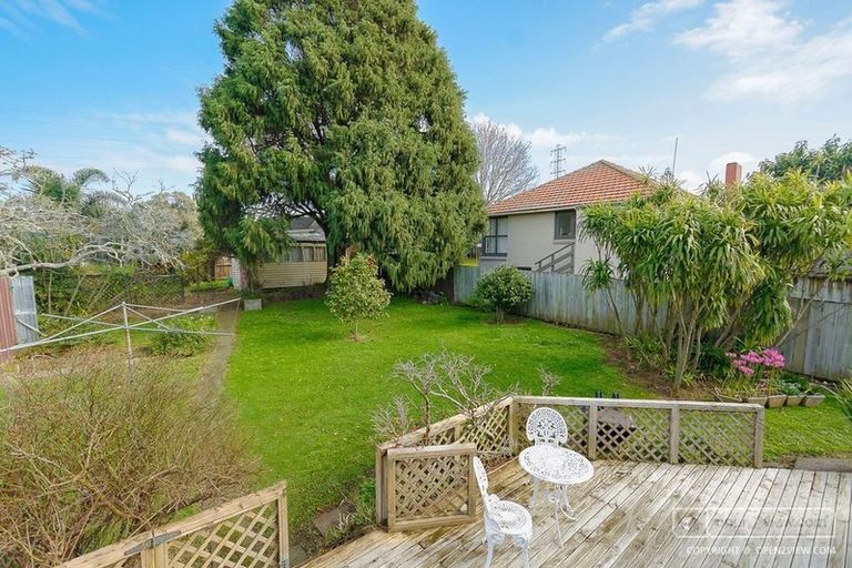 Photo of property in 9 Ayrton Street, Te Atatu South, Auckland, 0610