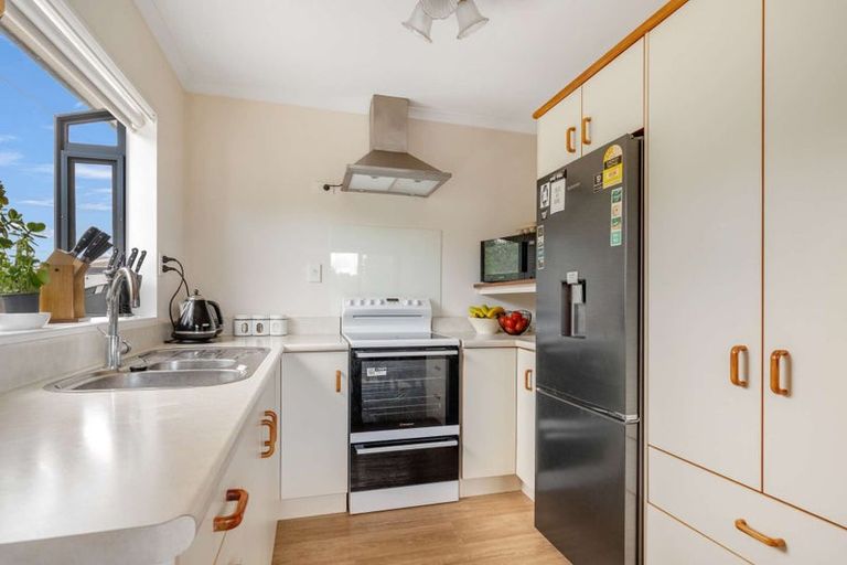 Photo of property in 9a Robinson Avenue, Holdens Bay, Rotorua, 3010