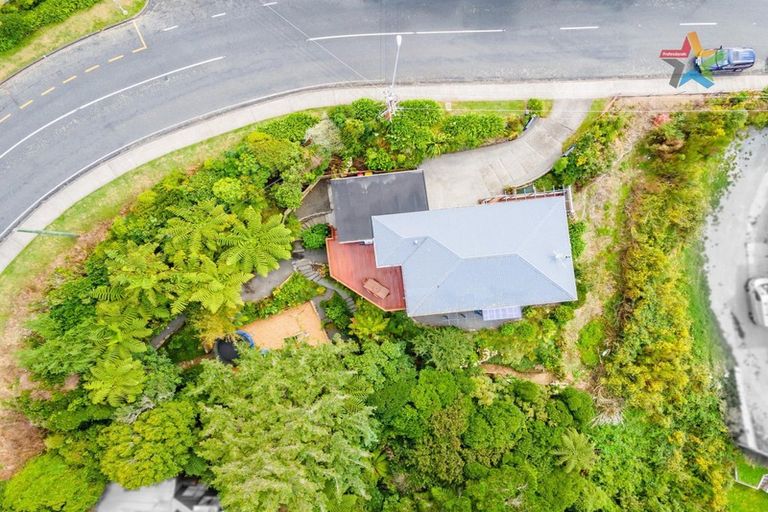 Photo of property in 188 Miromiro Road, Normandale, Lower Hutt, 5010