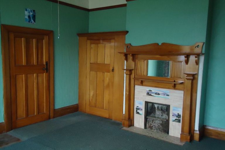 Photo of property in 22 Timaru Road, Waimate, 7924