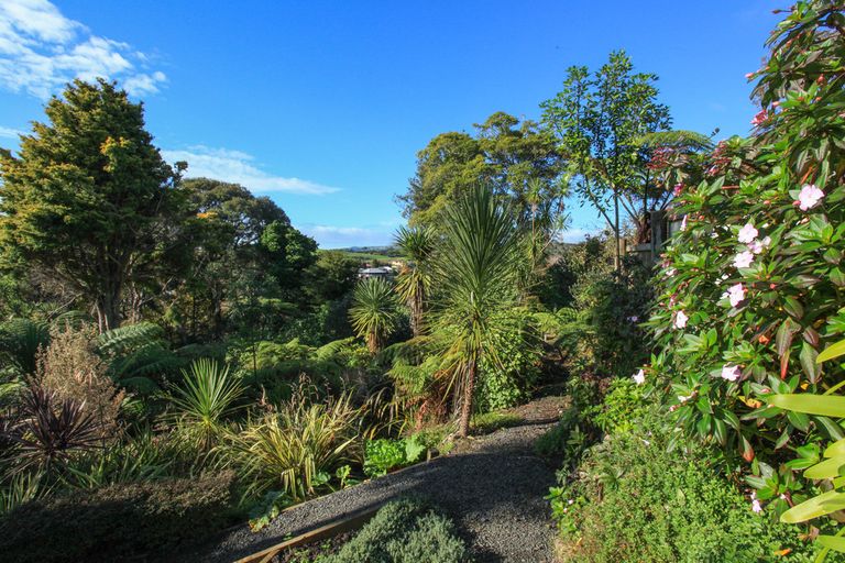 Photo of property in 15 Bay View Road, Raglan, 3225