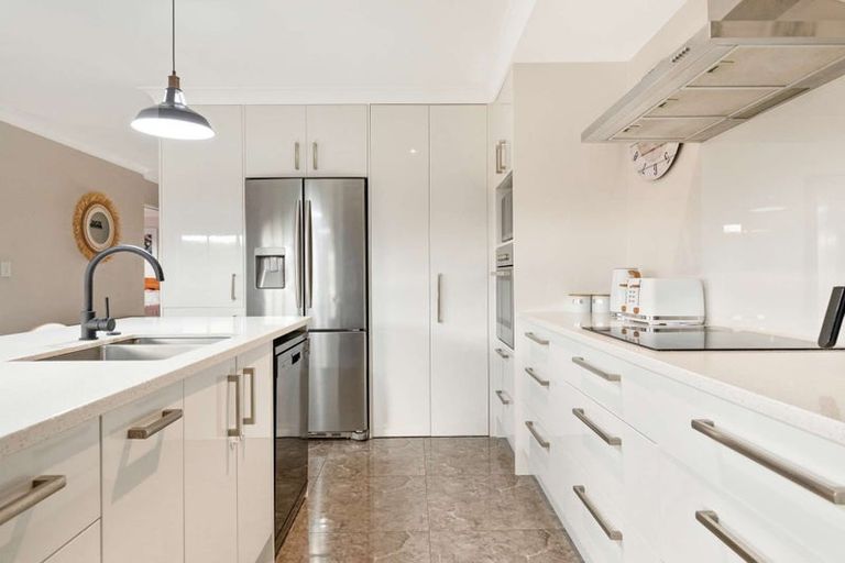 Photo of property in 1 Puketi Lane, Waiuku, 2123