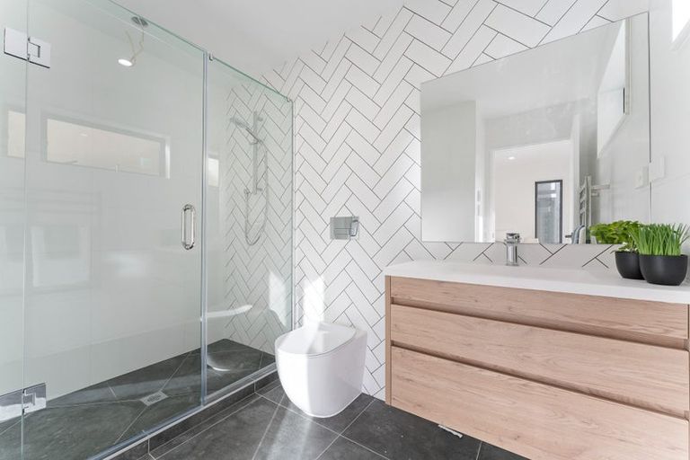 Photo of property in 6/388 Glenfield Road, Glenfield, Auckland, 0629