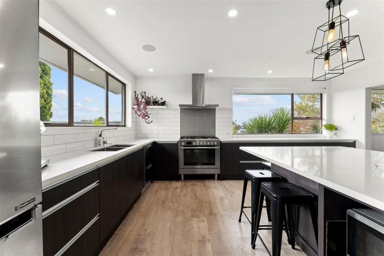 Photo of property in 348 Main Road, Huapai, Kumeu, 0810