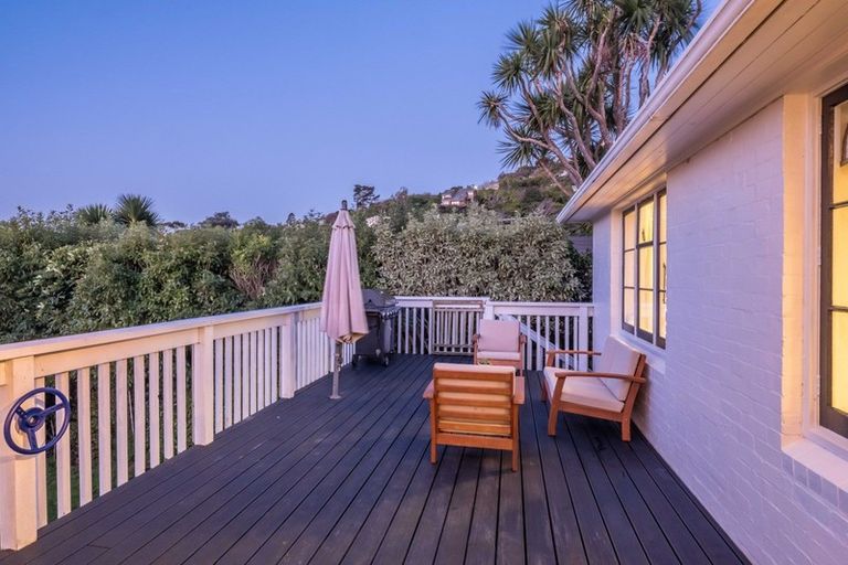 Photo of property in 17 Warwick Street, Wilton, Wellington, 6012