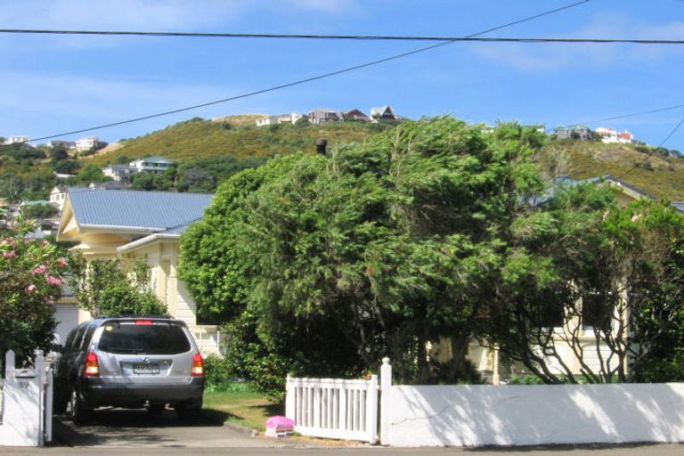 Photo of property in 89 Derwent Street, Island Bay, Wellington, 6023