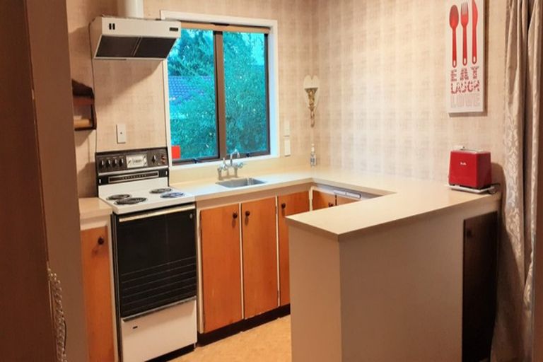 Photo of property in 1/41 Frank Evans Place, Henderson, Auckland, 0610