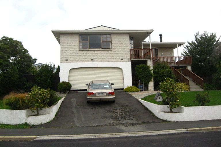 Photo of property in 2 Alfred Place, Fairfield, Dunedin, 9018